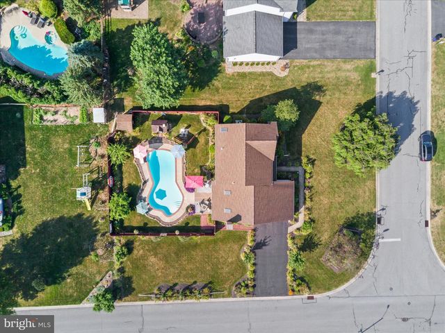 441 TROY DR, Blandon, PA 19510