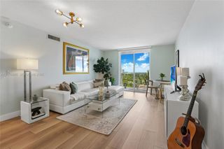 900 SW 8th Street 1609, Miami, FL 33130
