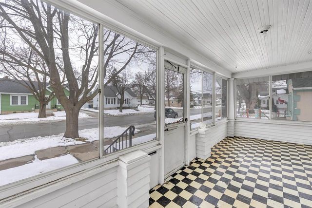 1516 CEDAR STREET, Green Bay, WI 54302