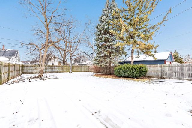 1516 CEDAR STREET, Green Bay, WI 54302