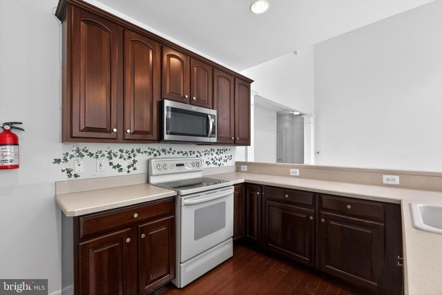 33 FESTIVAL DR, Voorhees, NJ 08043