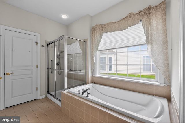33 FESTIVAL DR, Voorhees, NJ 08043