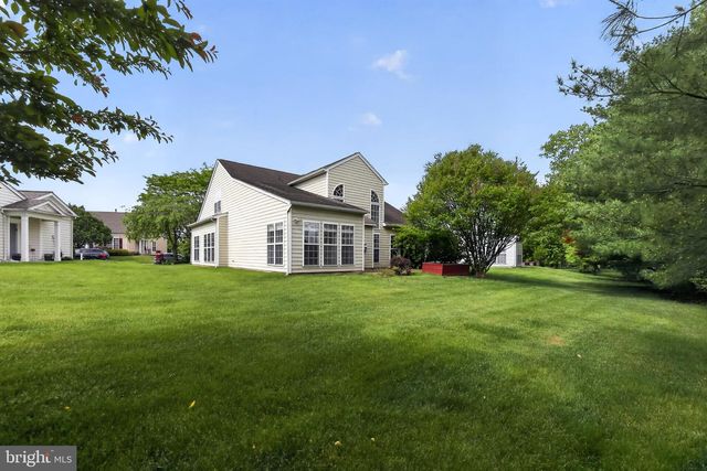 33 FESTIVAL DR, Voorhees, NJ 08043