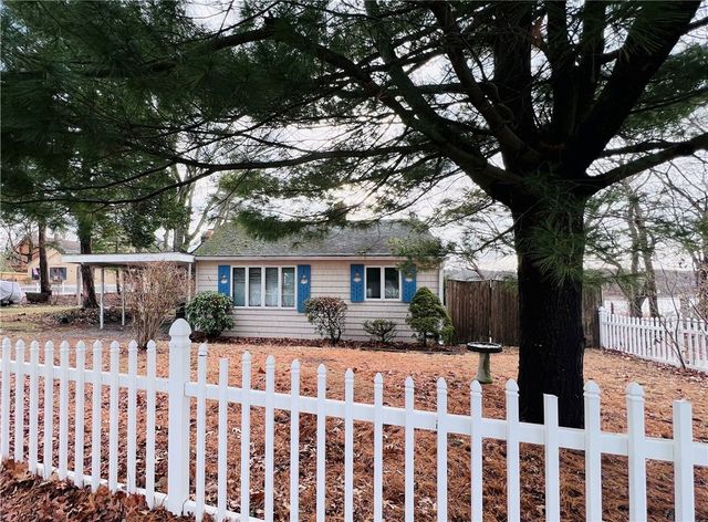93 Grand View Drive, Warwick, RI 02886