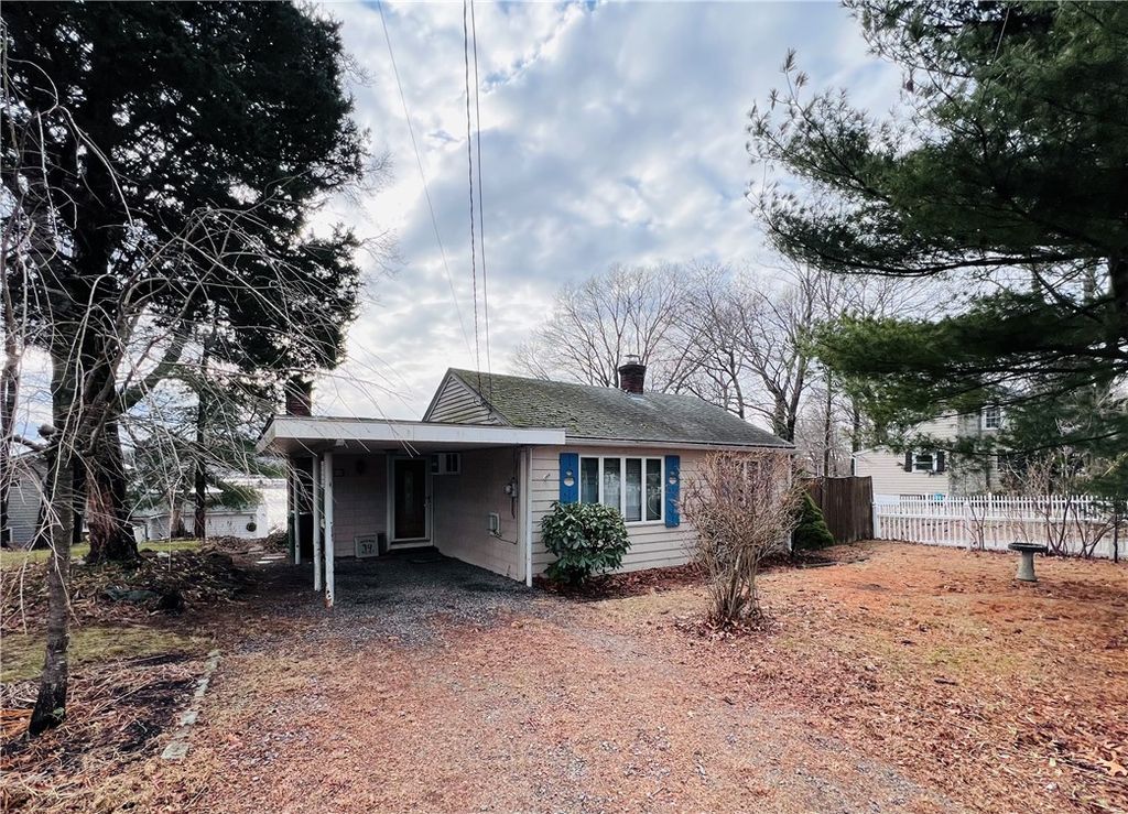 93 Grand View Drive, Warwick, RI 02886