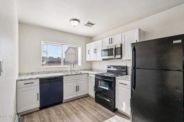 1344 E Pueblo Avenue, Phoenix, AZ 85040
