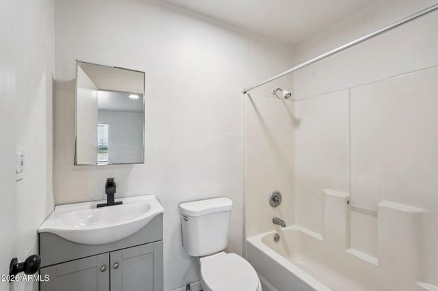 1344 E Pueblo Avenue, Phoenix, AZ 85040
