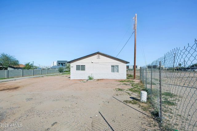 1344 E Pueblo Avenue, Phoenix, AZ 85040