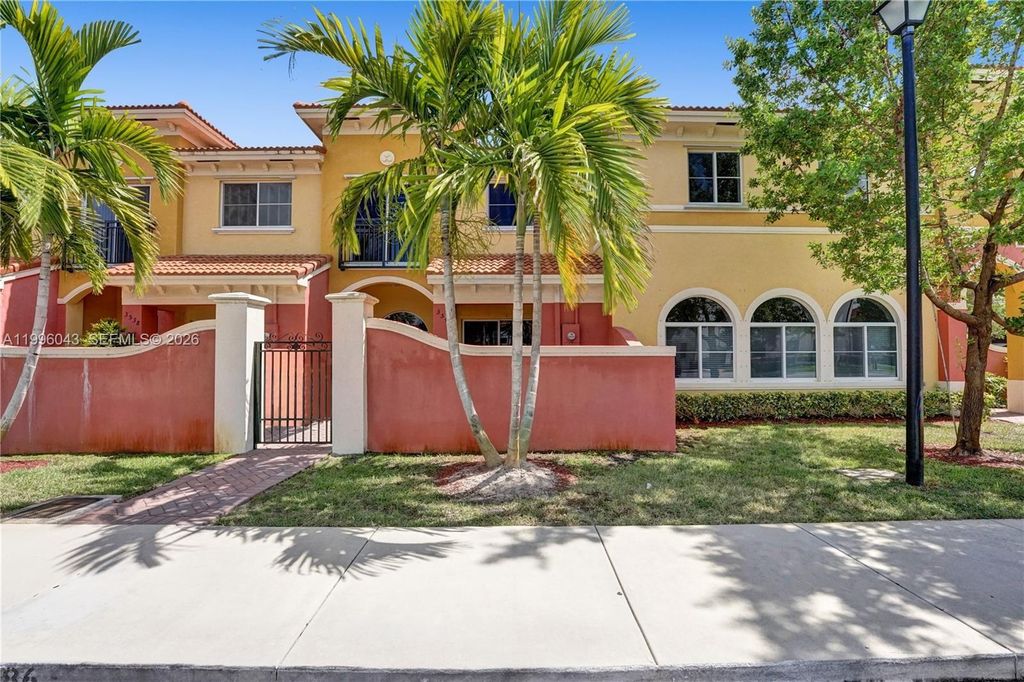 3540 NW 30th Pl, Lauderdale Lakes, FL 33311