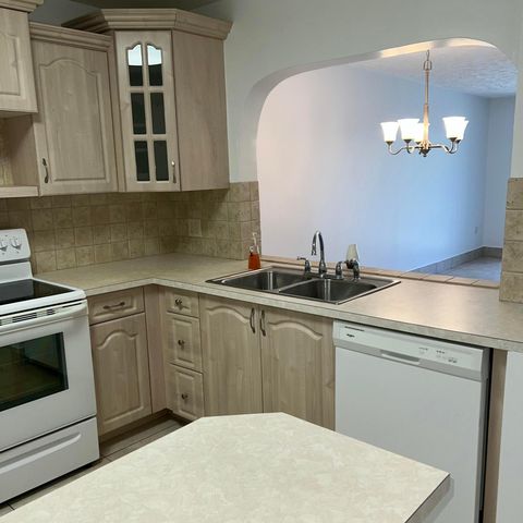 2302 Sunrise 3-201, Fort Pierce, FL 34949