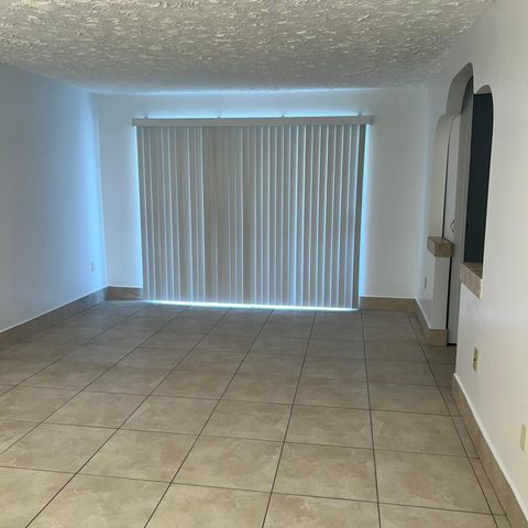 2302 Sunrise 3-201, Fort Pierce, FL 34949