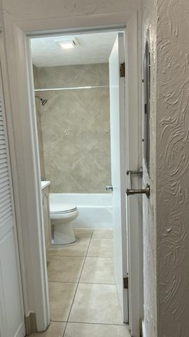 2302 Sunrise 3-201, Fort Pierce, FL 34949