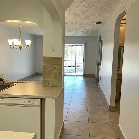 2302 Sunrise 3-201, Fort Pierce, FL 34949