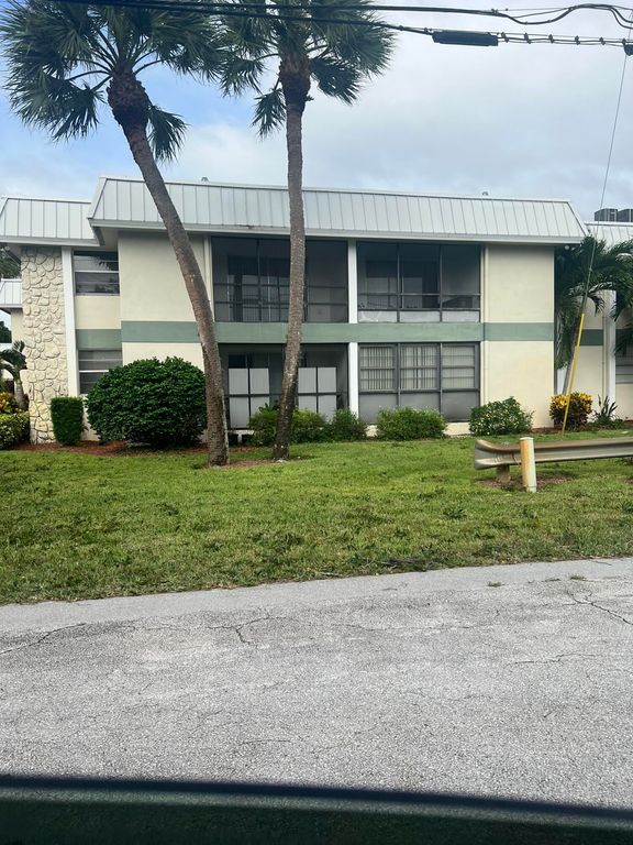 2302 Sunrise 3-201, Fort Pierce, FL 34949