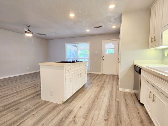 5333 Strickland Avenue, The Colony, TX 75056