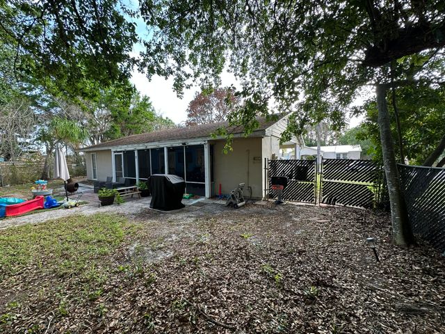 1818 SE Vesthaven Court, Port St. Lucie, Port St Lucie, FL 34952