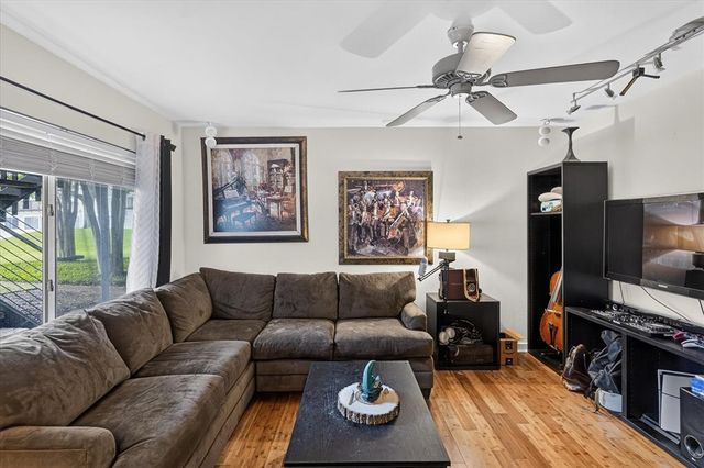 2200 Dickson DR 127, Austin, TX 78704