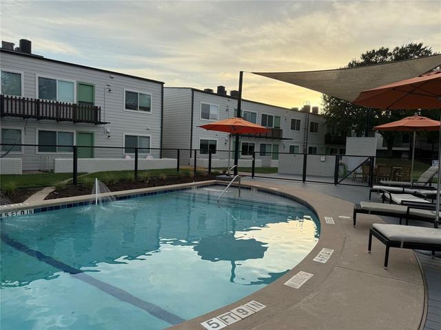 2200 Dickson DR 127, Austin, TX 78704