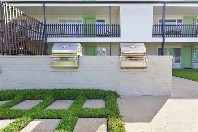 2200 Dickson DR 127, Austin, TX 78704