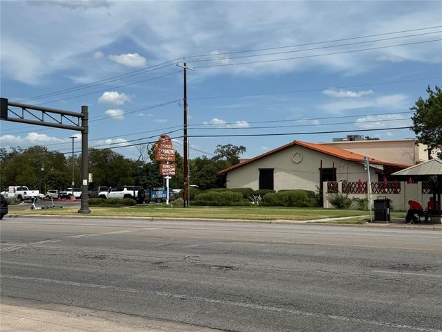 2200 Dickson DR 127, Austin, TX 78704