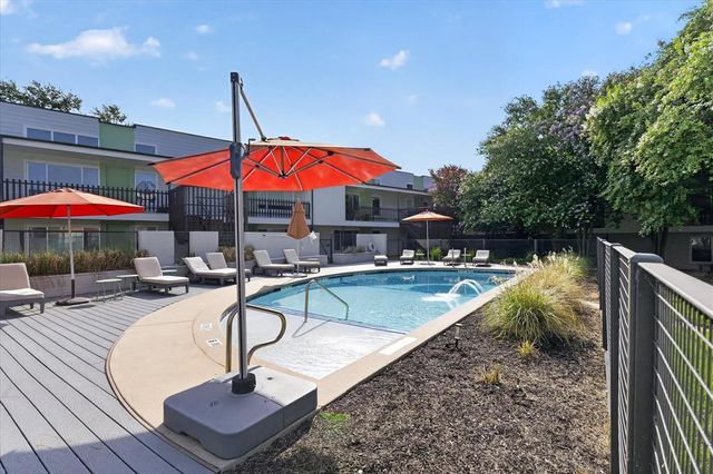 2200 Dickson DR 127, Austin, TX 78704