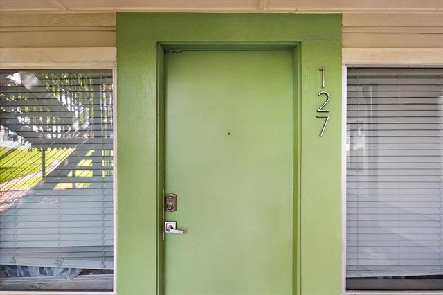2200 Dickson DR 127, Austin, TX 78704