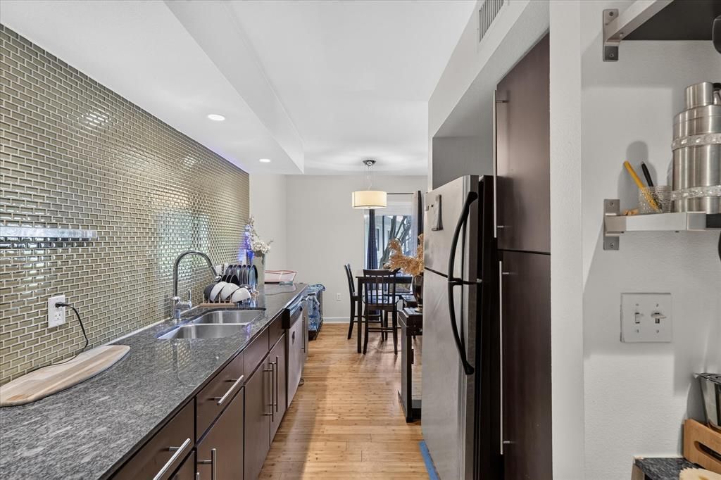 2200 Dickson DR 127, Austin, TX 78704