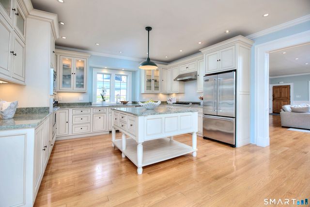 7 Heusted Drive, Greenwich, CT 06870
