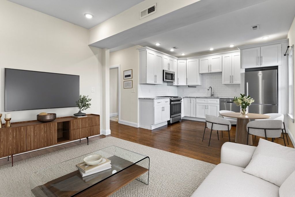 470 Sumner 3, Boston, MA 02128