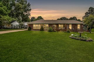 411 Beachview Circle, Hot Springs, AR 71913