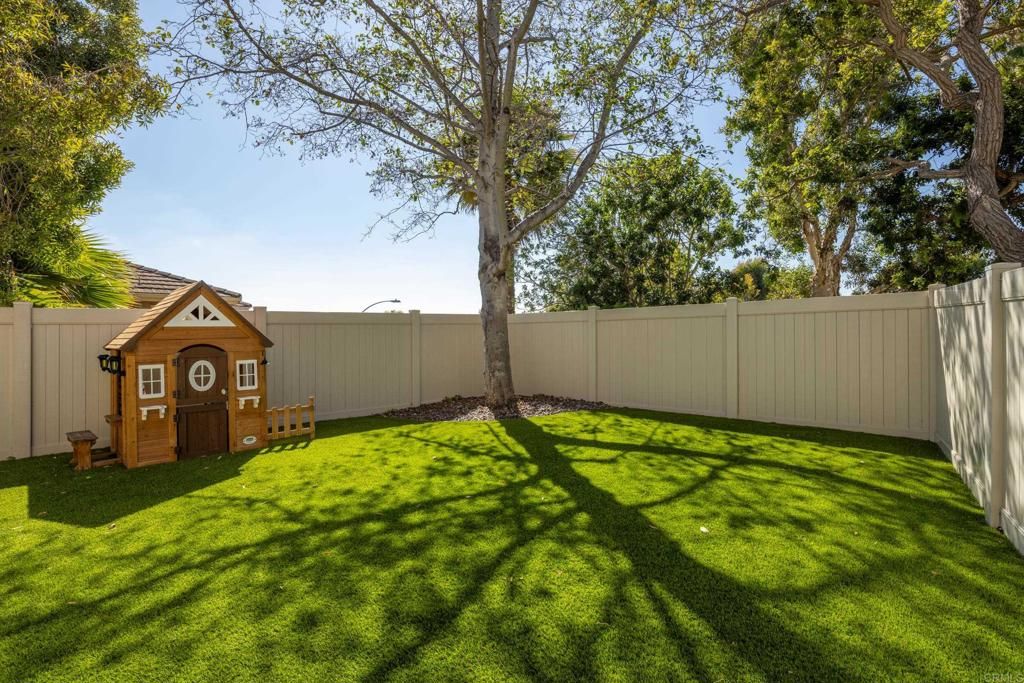 Image 24 of property listing at 2819 Avenida Valera, Carlsbad, CA 92009