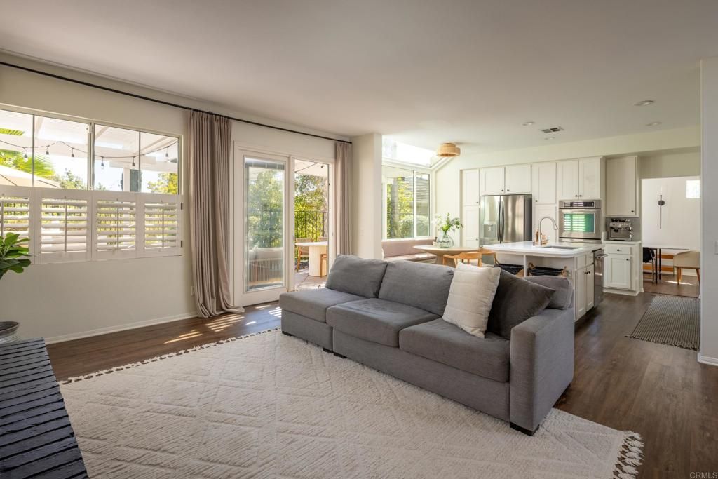 Image 7 of property listing at 2819 Avenida Valera, Carlsbad, CA 92009