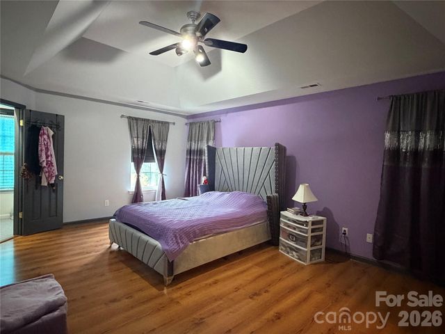 9541 Green Apple Drive, Charlotte, NC 28215