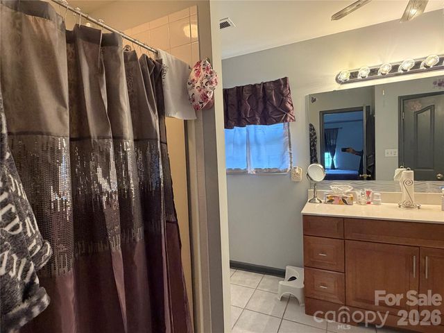 9541 Green Apple Drive, Charlotte, NC 28215