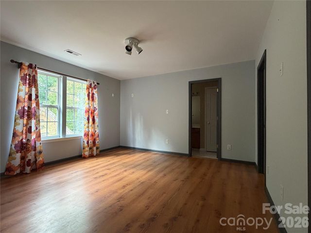9541 Green Apple Drive, Charlotte, NC 28215