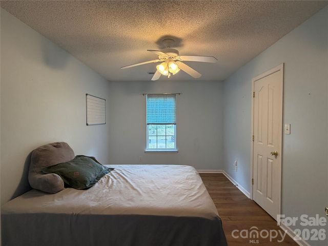9541 Green Apple Drive, Charlotte, NC 28215