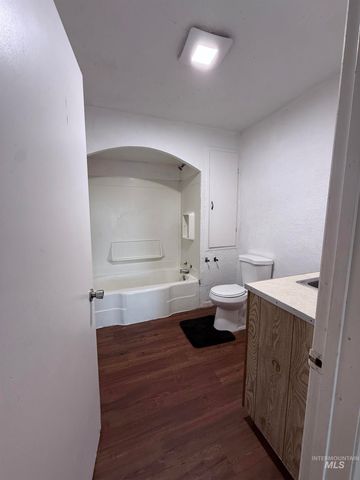 508 W 3rd Ave, Jerome, ID 83338