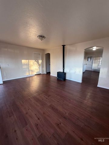 508 W 3rd Ave, Jerome, ID 83338