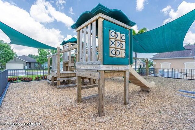 377 Wishing Well Circle SW, Palm Bay, FL 32908