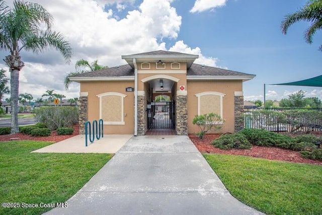377 Wishing Well Circle SW, Palm Bay, FL 32908