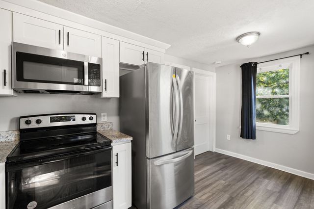 441 E Ashland St, Brockton, MA 02302