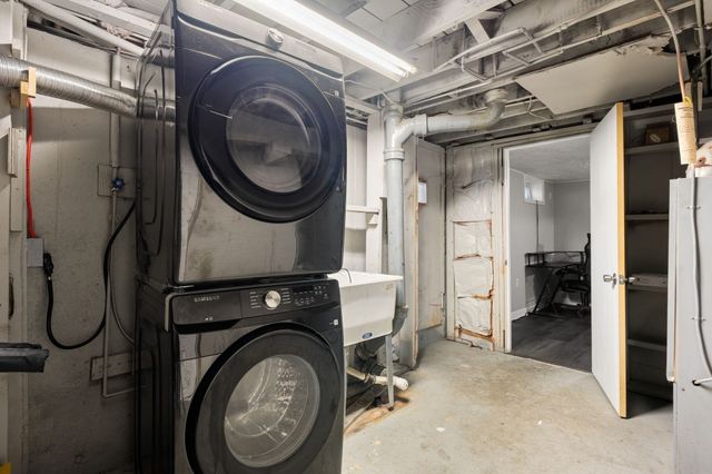 441 E Ashland St, Brockton, MA 02302