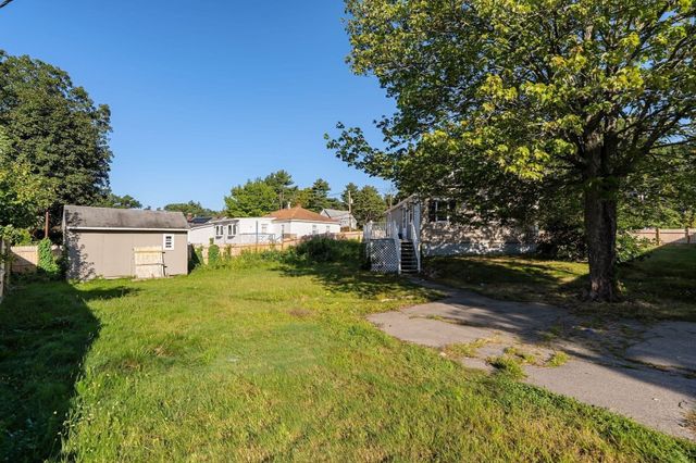 441 E Ashland St, Brockton, MA 02302