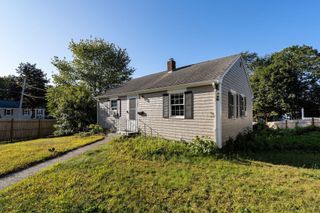 441 E Ashland St, Brockton, MA 02302