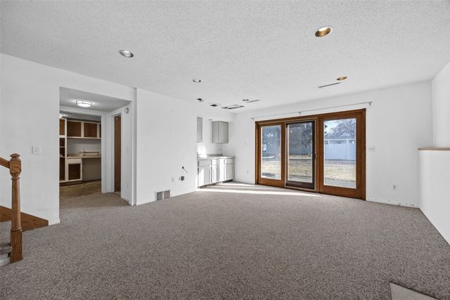 6301 Hillcrest, Cedar Rapids, IA 52404