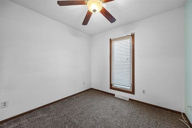 6301 Hillcrest, Cedar Rapids, IA 52404