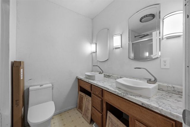 6301 Hillcrest, Cedar Rapids, IA 52404