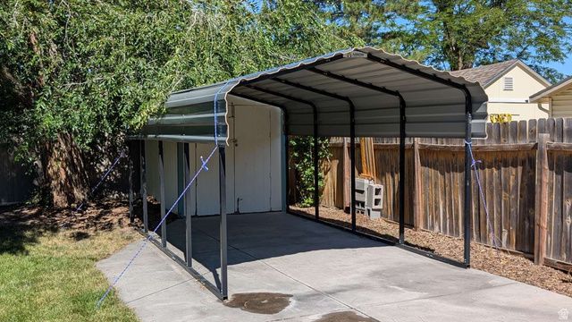 8780 S 250 E, Sandy, UT 84070