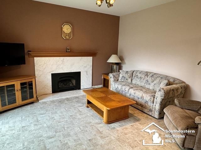 34316 Tomahawk Drive, Westland, MI 48185
