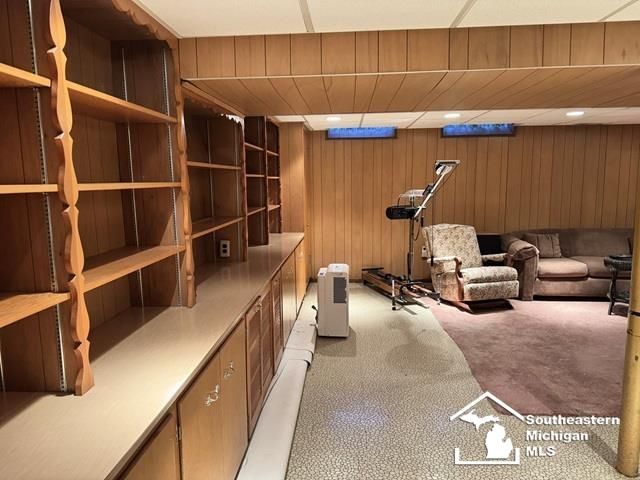 34316 Tomahawk Drive, Westland, MI 48185